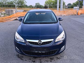Opel Astra  J