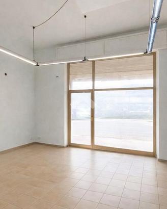 NEGOZIO A SANT'EGIDIO ALLA VIBRATA