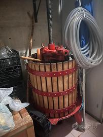 Pigiadiraspatrice torchio Secchioni cisterne