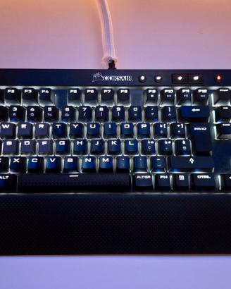 Tastiera Meccanica Corsair K65 RGB Rapidfire