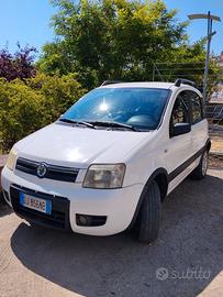 Fiat Panda 1.2 Natural Power climbing