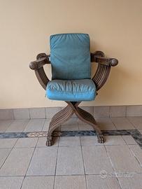 Poltrona intagliata stile impero in legno