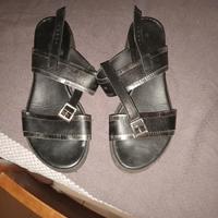 sandali zeppati neri