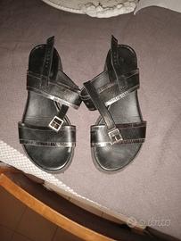 sandali zeppati neri