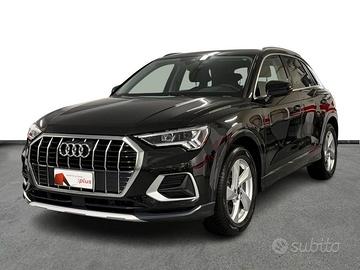 Audi Q3 35 2.0 tdi Identity Black s-tronic