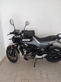 Husqvarna svartpilen 401 ( anno 2021 )
