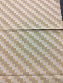 Tovaglie a quadri multicolore.