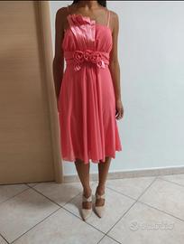 Abito rosa corallo da cerimonia con decorazione