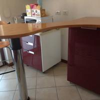 Tavolo penisola con mobile