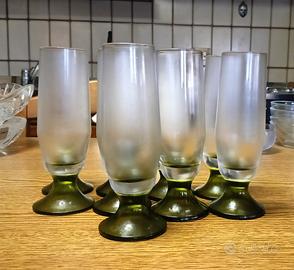 set 9 bicchieri vetro con base vetro coloratoverde