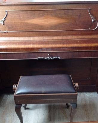 Pianoforte verticale Petrof + sgabello
