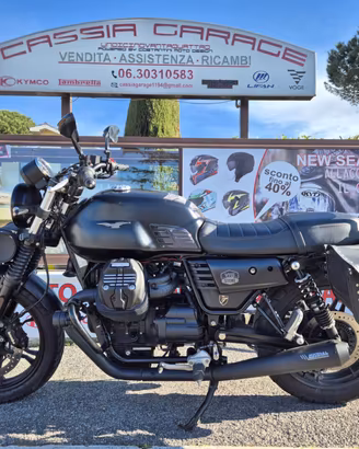 Moto Guzzi V7 III Stone Night Pack