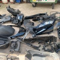 Kymco Downtown 300 pezzi di ricambio completi