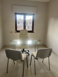 Stanza studio per medici ,psicologi,fisioterapisti