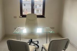 Stanza studio per medici ,psicologi,fisioterapisti