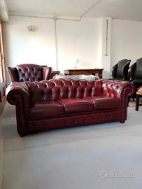 Divano Chesterfield chester vintage inglese rosso 