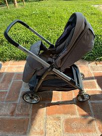 Inglesina Aptica Trio + seggiolino isofix + borsa