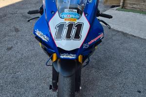 yamaha R1 2018 solo pista
