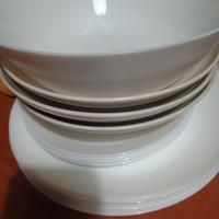 Set di piatti Ikea bianchi e mikasa usati 