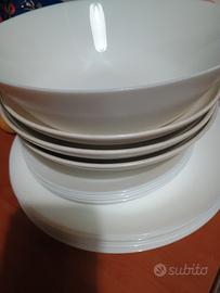 Set di piatti Ikea bianchi e mikasa usati 