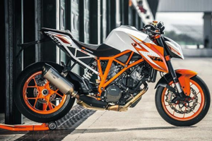 Super duke 1290 r special edition