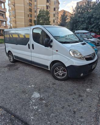 Opel Vivaro trasporto moto/officina portatile