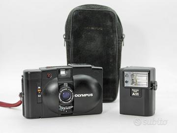 Olympus XA 2 con Flash