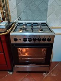 Cucina a gas economica la Germania e cappa