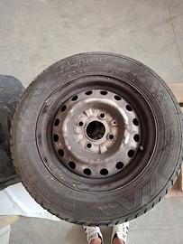 cerchi e gomme nissan nv200