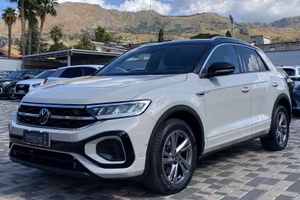 Volkswagen T-Roc R-LINE 2.0 TDI SCR 110 KW (1...