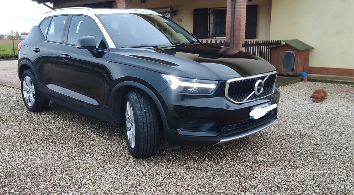 Volvo XC40 (2017-->)