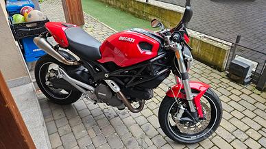 DUCATI MONSTER 696 PLUS