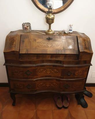Mobile Inizio 900 in legno con intarsi e scrittoio