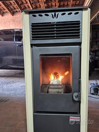 STUFA A PELLET PHEBO 9KW in CONDIZIONI ECCELLENTI
