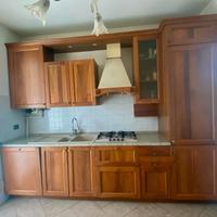 cucina in legno adatta per taverna