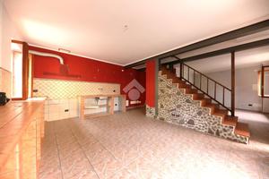 PORZIONE DI BIFAMILIARE A ROVERBELLA