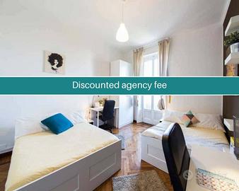 Stanza in appartamento di 81 m² a Milano