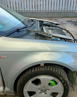 PARAFANGO ANTERIORE DESTRO AUDI A3 8P 2012