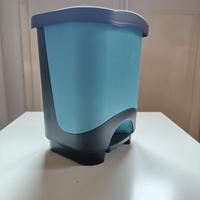 Pattumiera con pedale