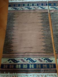 Coppia di tappeti scendiletto