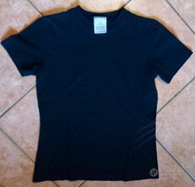 T-Shirt nera a mezze maniche Adidas