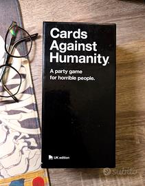 Cards Against Humanity  Edizione UK 17+ 