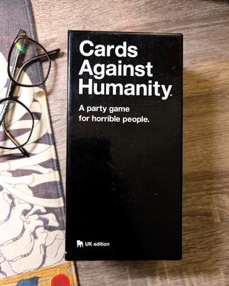 Cards Against Humanity  Edizione UK 17+ 