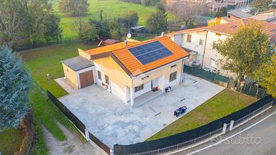 VILLA SINGOLA A CAVRIAGO