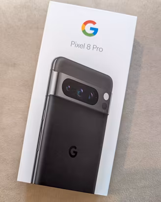 Scatola Pixel 8 Pro con accessori