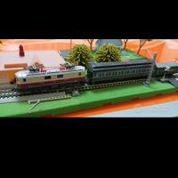 diorama n locomotiva e vagoni 