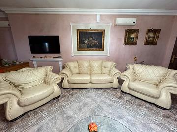 Salotto completo in simil pelle stile classico