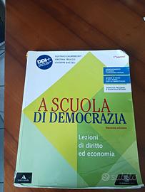 Doppio Libro 'A scuola di Democrazia '