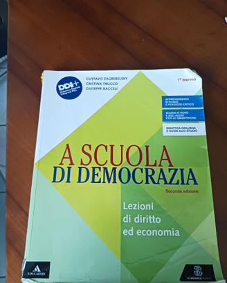 Doppio Libro 'A scuola di Democrazia '