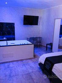 Ampio bivani indipendente con vasca idromassaggio